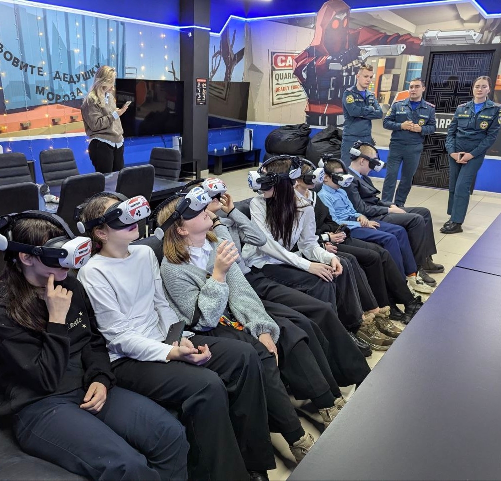 виртуальный щит МЧС, VR просвещение подростков, предупреждение пожаров VR, безопасность школьников виртуальная реальность, МЧС Пенза мероприятия, просвещение ЧС